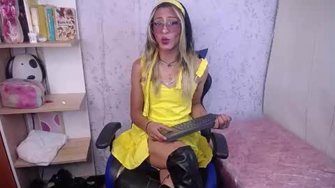 alexaavandercloude online show from March 24, 7:41 pm