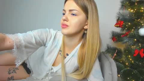 Snapshot of alexafiligrannova chatting on December 20, 9:33 pm alexafiligrannova online show from December 20, 9:33 pm