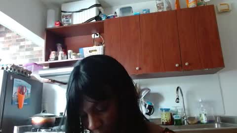 Snapshot of alexagons chatting on March 10, 1:21 pm alexagons online show from March 10, 1:21 pm