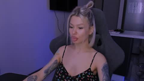 Alexa Mason online show from February 7, 5:41 am