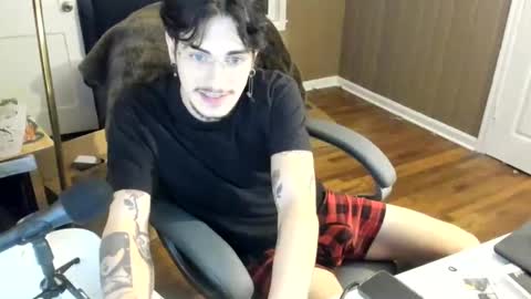 Snapshot of alexander9779 chatting on October 6, 5:49 am A. online show from October 6, 5:49 am