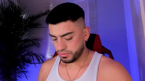 Alexander Diaz online show from October 20, 1:44 pm