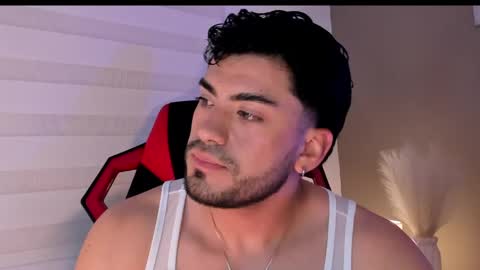 Snapshot of alexander_diiaz chatting on April 15, 7:58 pm Alexander Diaz online show from April 15, 7:58 pm