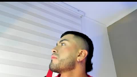 Snapshot of alexander_diiaz chatting on April 22, 12:18 pm Alexander Diaz online show from April 22, 12:18 pm