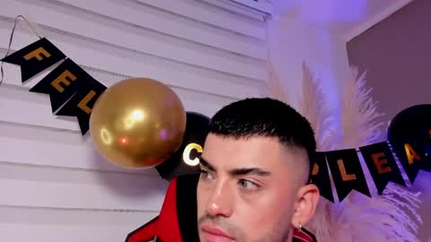 Snapshot of alexander_diiaz chatting on May 11, 3:51 pm Alexander Diaz online show from May 11, 3:51 pm