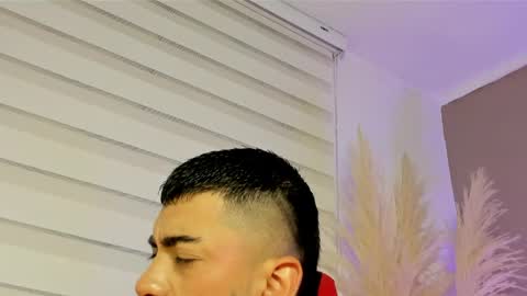Snapshot of alexander_diiaz chatting on May 13, 12:02 pm Alexander Diaz online show from May 13, 12:02 pm