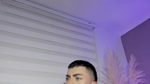 Snapshot of alexander_diiaz chatting on May 15, 12:12 pm Alexander Diaz online show from May 15, 12:12 pm