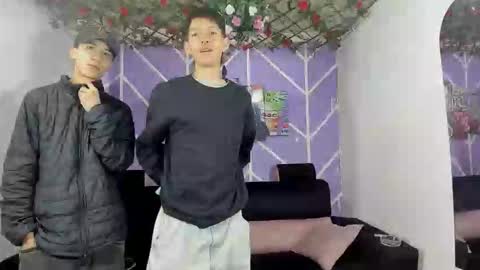 chicos hot online show from March 8, 1:15 pm