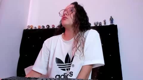 alexandra clauss online show from March 13, 9:54 pm