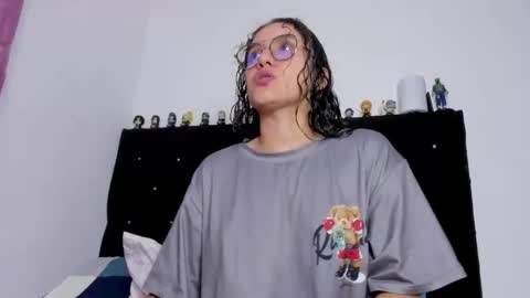 alexandra clauss online show from April 13, 12:27 am