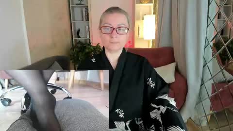 Alexandra online show from May 5, 2:36 pm