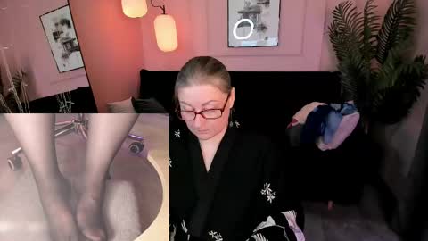 Alexandra online show from May 6, 9:20 pm