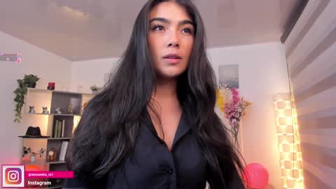 Snapshot of alexandra_ra1 chatting on December 6, 11:25 pm Alexandra Rodriguez online show from December 6, 11:25 pm