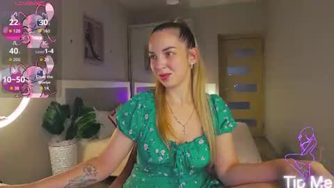 Snapshot of alexandracandy chatting on July 13, 1:25 pm alexandracandy online show from July 13, 1:25 pm