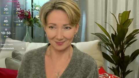 Snapshot of alexandrafix chatting on December 6, 7:23 pm Alexandra online show from December 6, 7:23 pm
