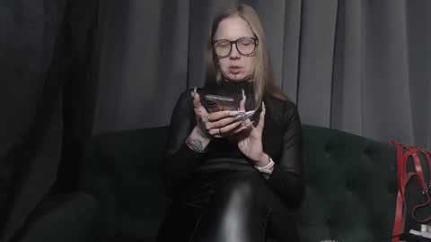 Alexandra online show from April 25, 9:45 am