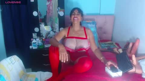 alexaqueenn online show from May 16, 11:46 pm