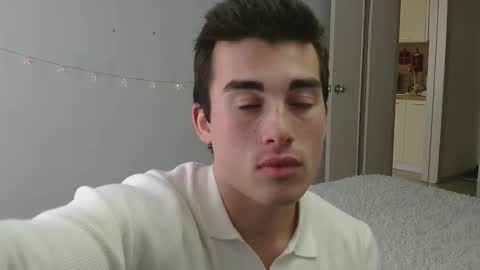 Snapshot of alexarti chatting on October 5, 9:40 am Alex online show from October 5, 9:40 am