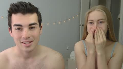 Snapshot of alexarti chatting on October 14, 4:35 am Alex online show from October 14, 4:35 am