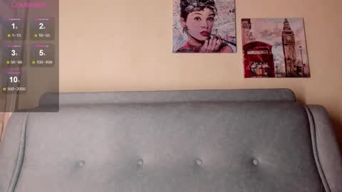 AlexaStevens online show from October 4, 5:33 pm