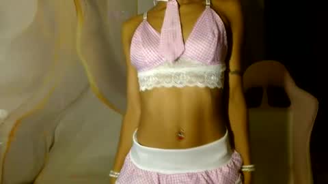 Snapshot of alexawet_ chatting on July 12, 1:46 pm Alexa online show from July 12, 1:46 pm