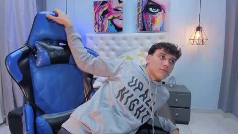 Alex online show from December 27, 3:09 am