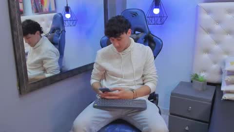 Alex online show from January 29, 3:01 am