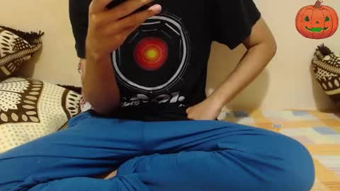 Snapshot of alexdelarge323 chatting on October 4, 11:19 am Alex online show from October 4, 11:19 am