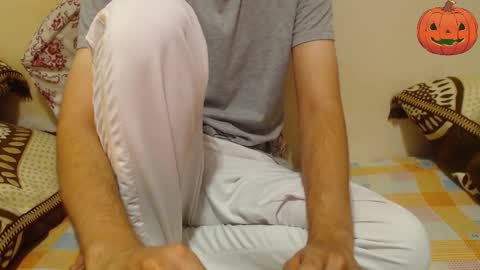 Snapshot of alexdelarge323 chatting on October 13, 11:43 am Alex online show from October 13, 11:43 am