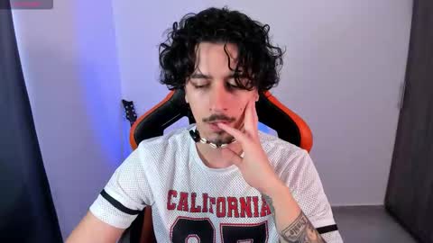 Snapshot of alexfloreszzz chatting on February 14, 5:10 pm alexfloreszzz online show from February 14, 5:10 pm