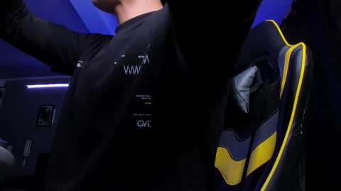 alexgiraldo__ online show from October 23, 2:33 am