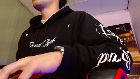 alexgiraldo__ online show from April 2, 11:41 am