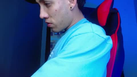 alexgiraldo__ online show from May 7, 2:06 am