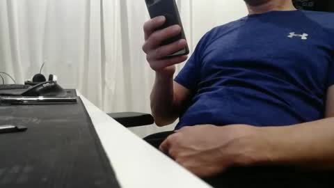 Snapshot of alexhunter4u chatting on January 5, 10:24 pm alexhunter4u online show from January 5, 10:24 pm