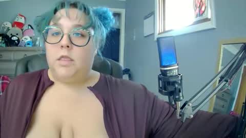 Snapshot of alexi_fae chatting on January 5, 7:39 pm alexi_fae online show from January 5, 7:39 pm