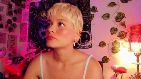 Snapshot of alexiafisher_ chatting on January 22, 1:11 pm Alex online show from January 22, 1:11 pm