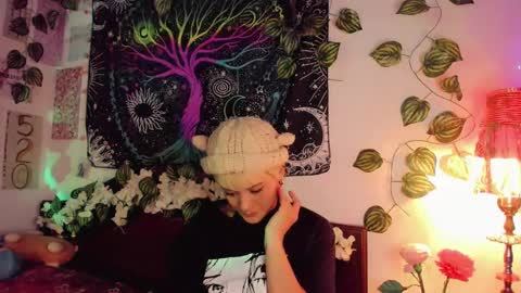 Snapshot of alexiafisher_ chatting on February 7, 7:59 pm Alex online show from February 7, 7:59 pm