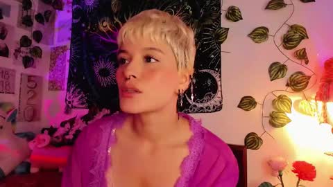 Snapshot of alexiafisher_ chatting on February 8, 3:00 pm Alex online show from February 8, 3:00 pm