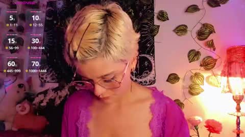 Snapshot of alexiafisher_ chatting on February 9, 4:29 pm Alex online show from February 9, 4:29 pm