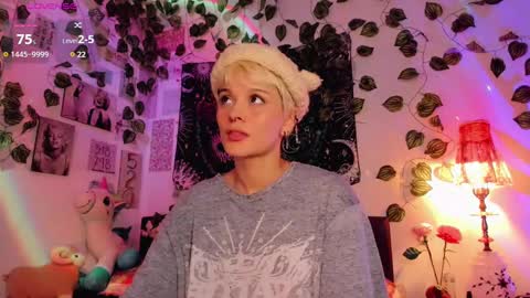 Snapshot of alexiafisher_ chatting on February 13, 7:10 pm Alex online show from February 13, 7:10 pm