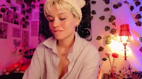 Snapshot of alexiafisher_ chatting on February 15, 2:11 pm Alex online show from February 15, 2:11 pm