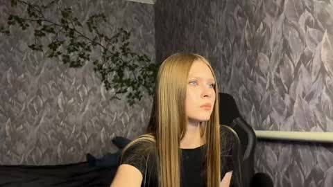 Snapshot of alexialunaris chatting on May 26, 1:51 pm Alexia online show from May 26, 1:51 pm