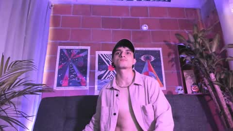 Alexi Jacobs online show from October 1, 8:59 pm