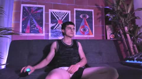 Alexi Jacobs online show from October 3, 9:01 pm