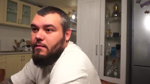 Alex online show from December 3, 1:02 am