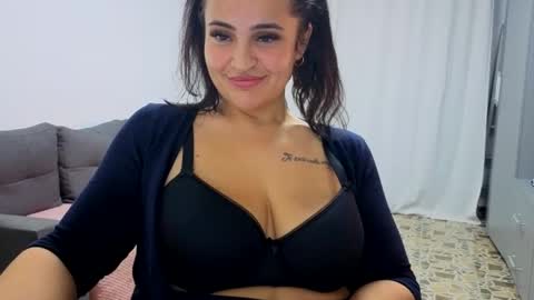 alexis262293738 online show from March 23, 9:08 pm