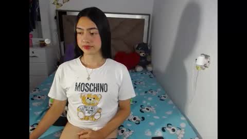 -- ALEXIS -- online show from May 17, 12:52 am
