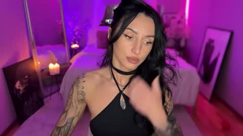 Snapshot of alexisalexxx chatting on April 4, 5:54 pm alexisalexxx online show from April 4, 5:54 pm