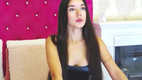 Snapshot of alexisdevine chatting on October 6, 4:21 am alexisdevine online show from October 6, 4:21 am