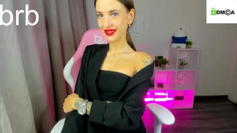 Alexis   Mon Tue Wed Thu Fri 7 GMT 0100am-0700am  online show from December 10, 8:27 pm